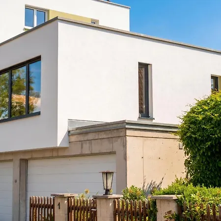 Kleines Wohnhaus In